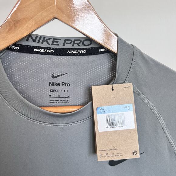 NWT UCLA Bruins Nike PRO Dri-Fit Short Sleeve Crewneck Shirt MenS Medium New - Picture 3 of 7